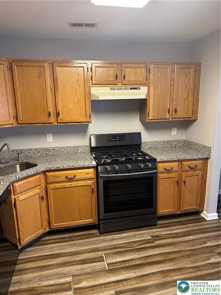 2 bed, 1263 sqft, $2,230 — Photo 4