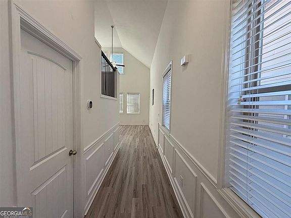 5th image of 2450 Oakleaf Cir