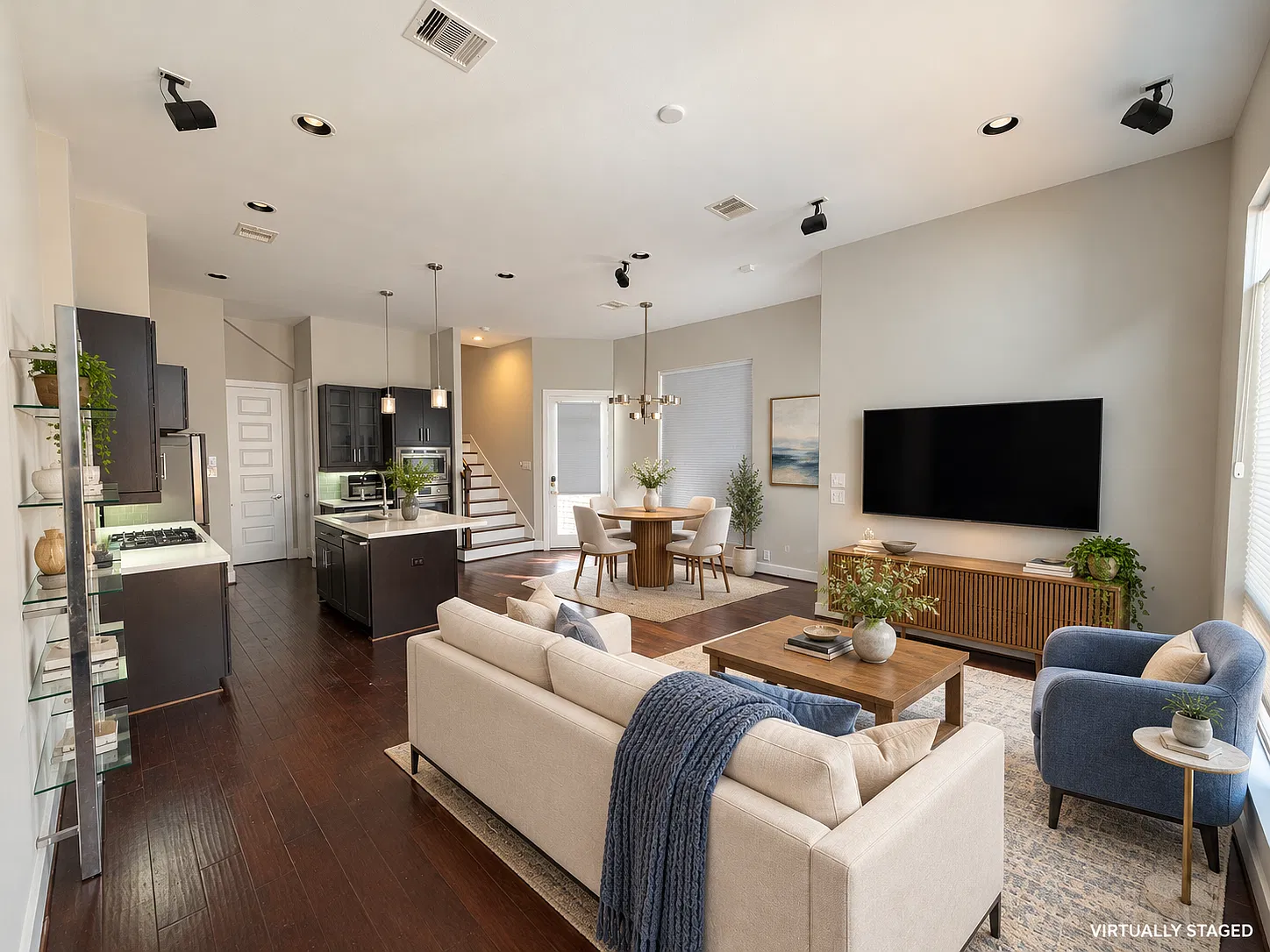 3 bed, 1710 sqft, $3,200 — Photo 3