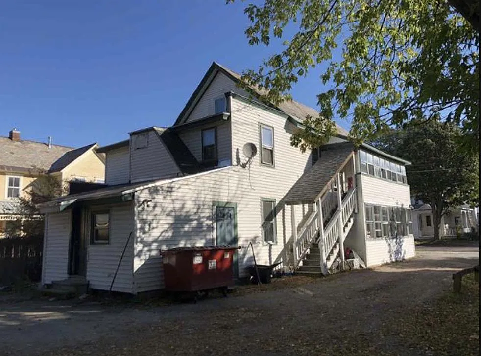 5 bed, 1.5 bath, $6,000 — Photo 2