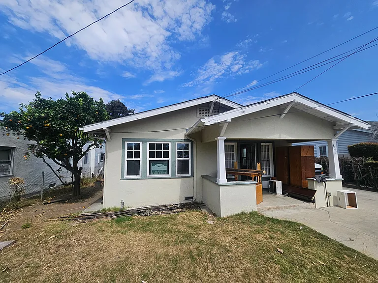 809 E Yanonali St — Photo 3