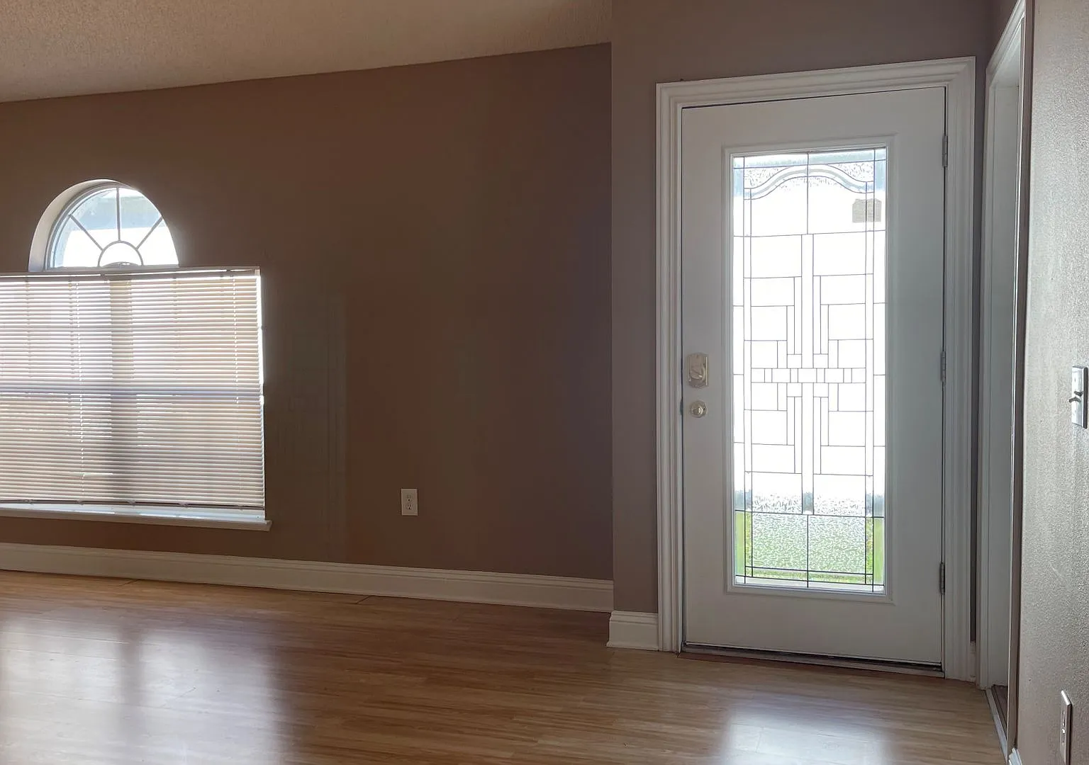 Spacious 3/2 in Arlington — Photo 3