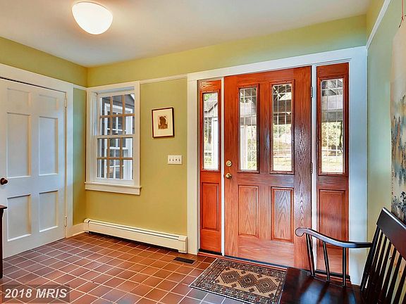 3rd image of 130 Chancellor Ln