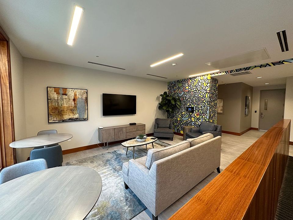 2nd image of 2880 SE Division St #103