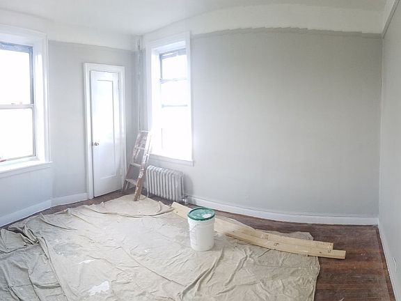 5th image of 426 E 22nd St APT 4J