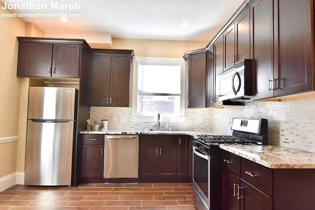 3 bed, $3,000 — Photo 3