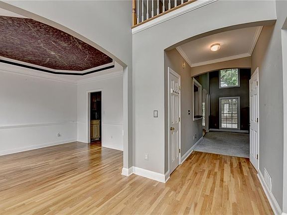 2nd image of 1015 Rowe Oak Cir