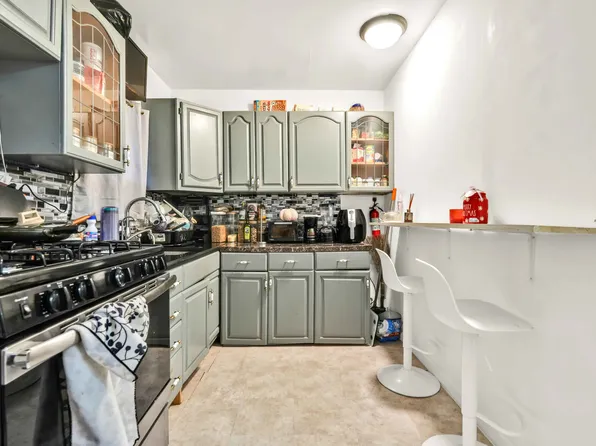 150-12 109th Avenue image 21 of 24