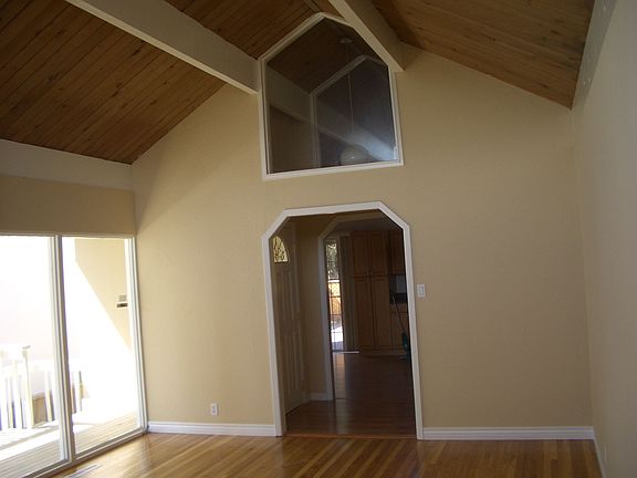 4th image of 3115 Fleetwood Dr