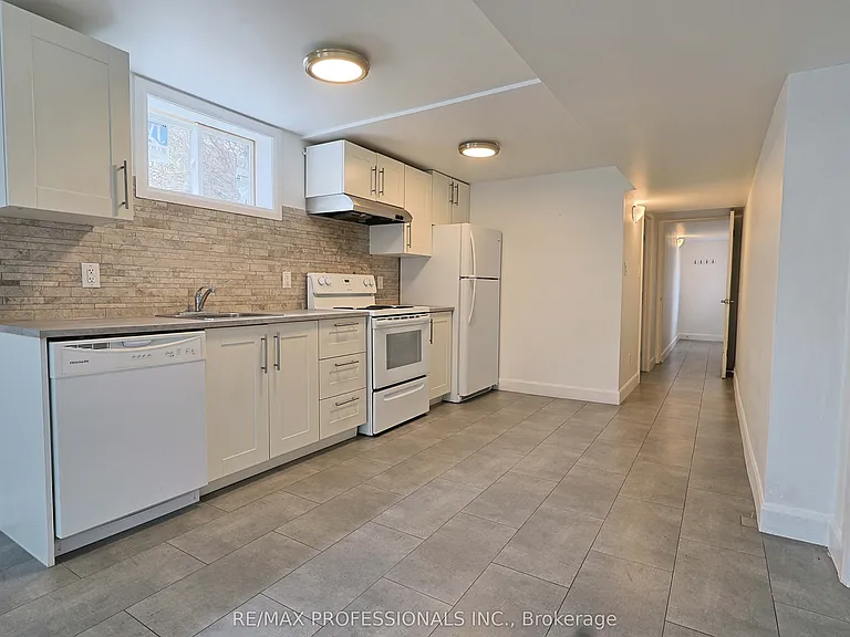 2688 Sherhill Dr #LOWER — Photo 2