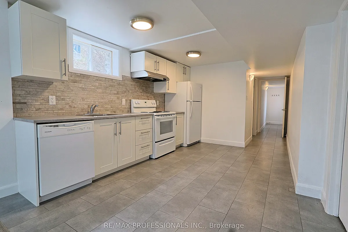 Building Photo - 2688 Sherhill Dr #LOWER