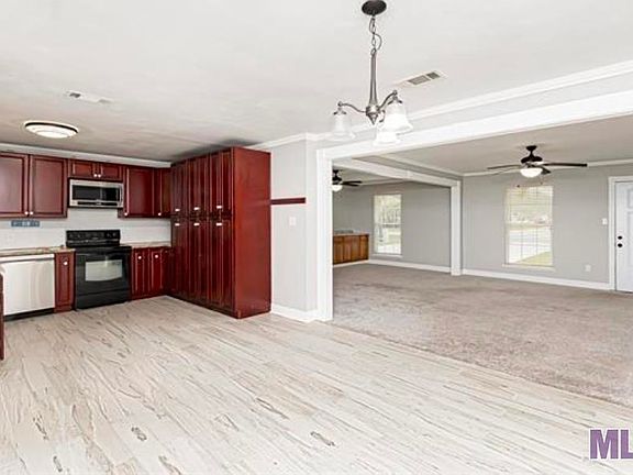 3rd image of 10096 Lake Park Ave