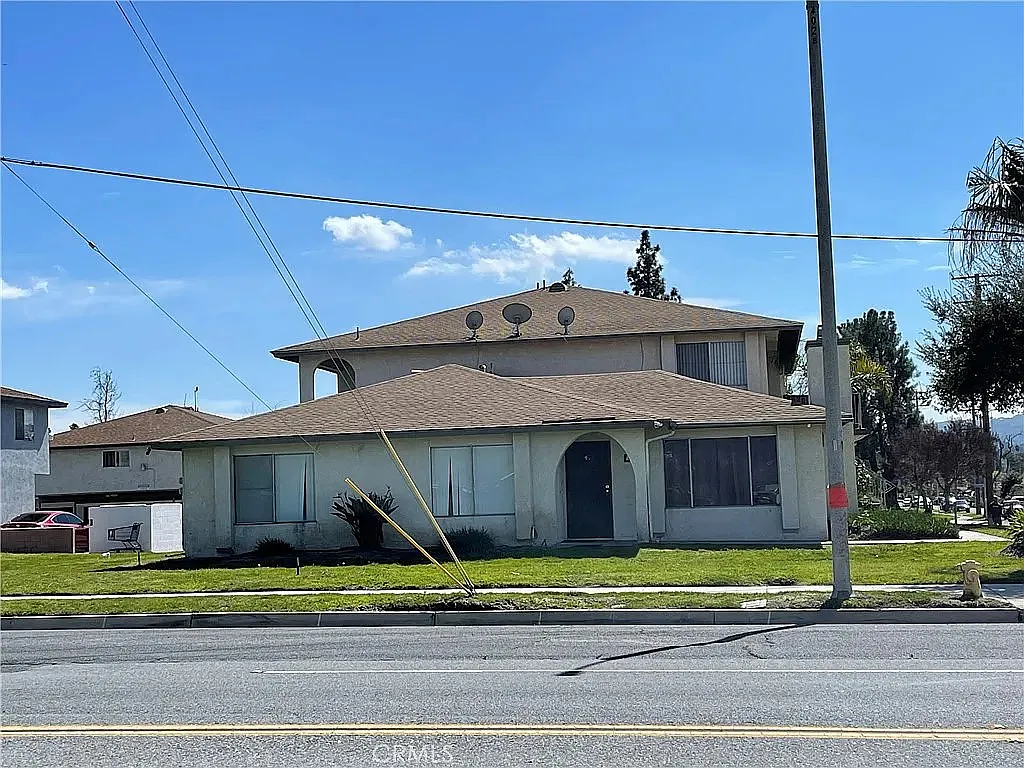 2 bed, $2,200 — Photo 3