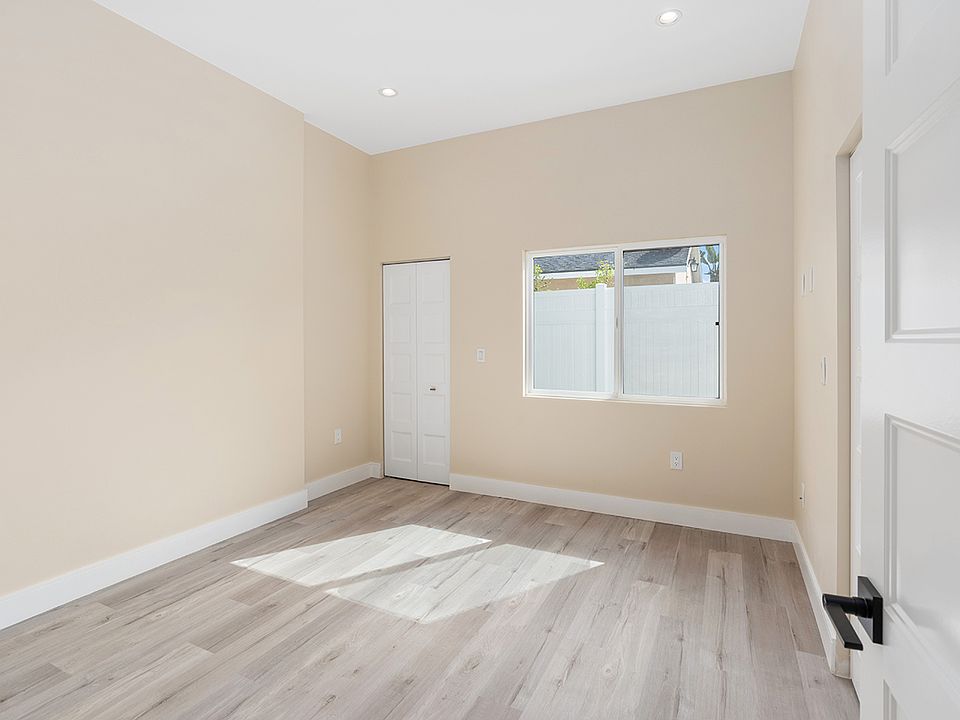 1st image of 23113 Leonora Dr