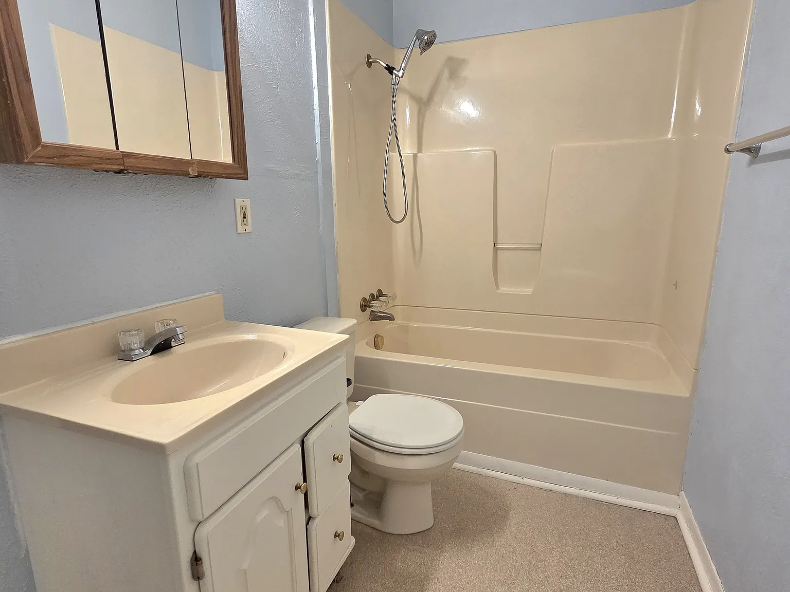 2125 Avenue A - 1 — Photo 3