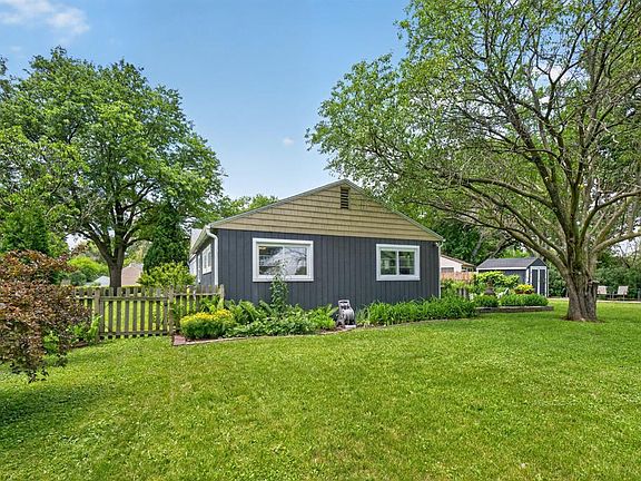 4th image of 1533 Damon Ct SE