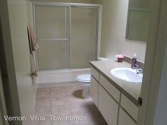 4th image of 2801 Vassar St APT 05