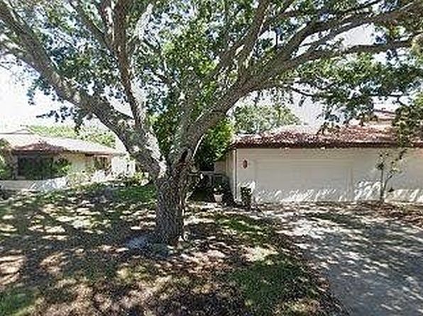 802 Parkside Pl #802