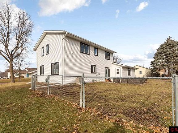 3rd image of 229 Wadsworth Dr