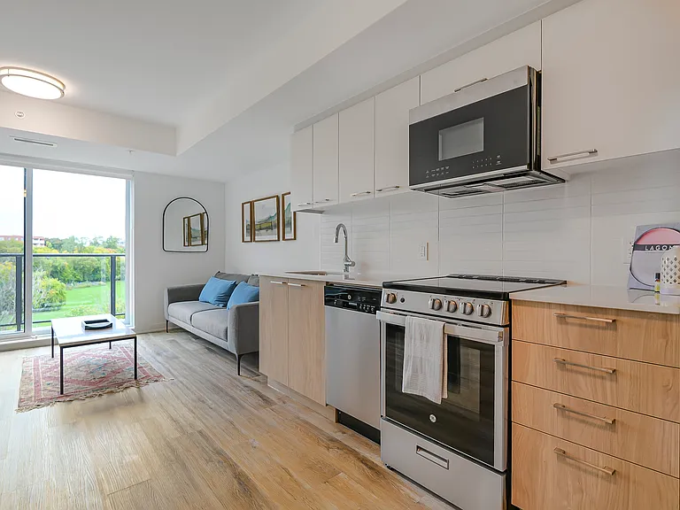 19 Robinson Ave — Photo 16