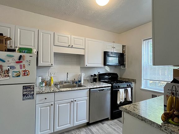 2nd image of 1157 Beacon St #5