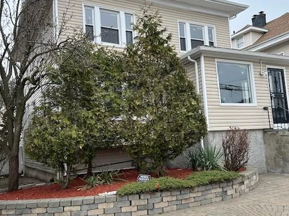 315 Beach 29th Street, Far Rockaway, NY 11691