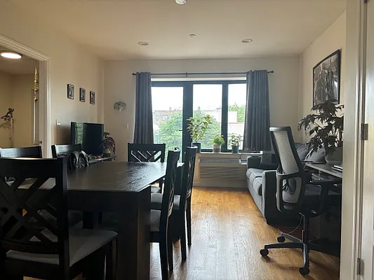 Rented by Alexiou Realty | media 2