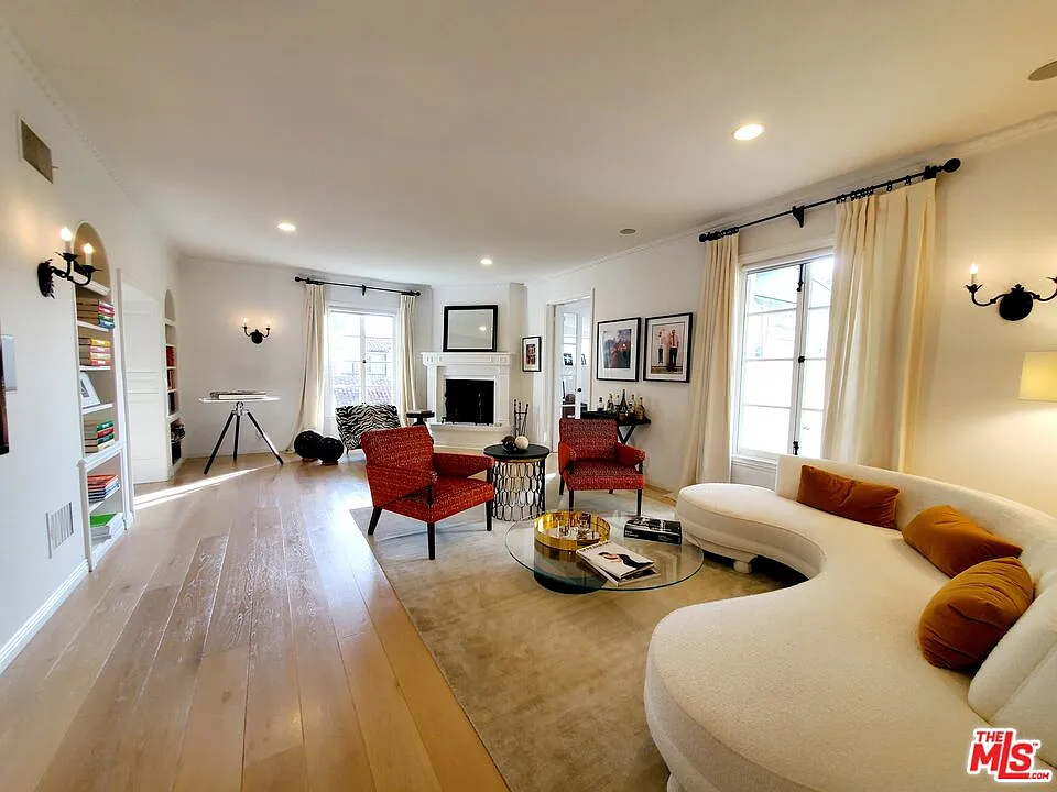 2 bed, 2.0 bath, 1760 sqft, $11,000 — Photo 1