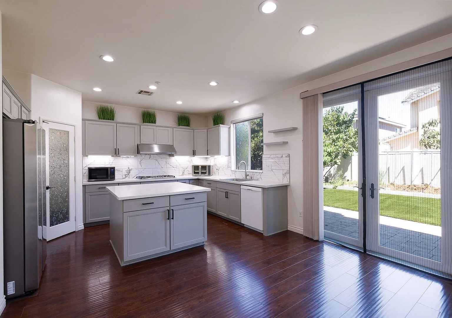 4 Bedroom + 3 Bathroom Home | Valle Del Sol HOA | Oxnard | Unfurnished — Photo 4