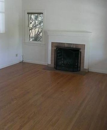 Living Room 14'x12'