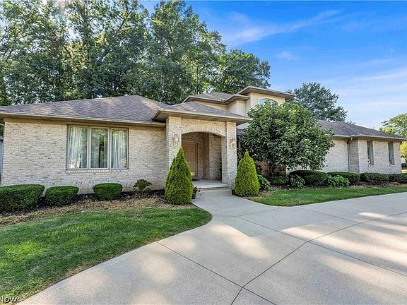 2nd image of 416 Castle Pines Dr