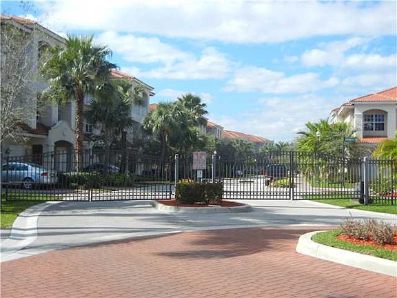 2nd image of 4905 E Vine Cliff Way #4905