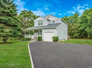 11 Patrick Ln, Ridge, NY 11961