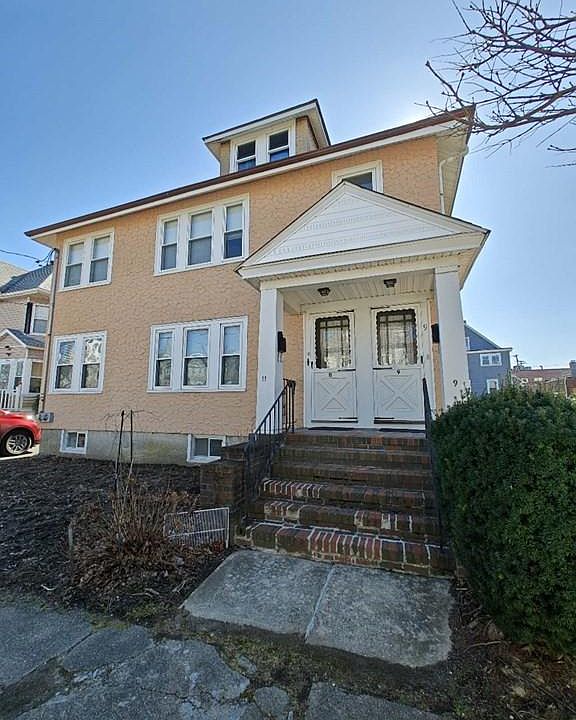 1st image of 11 Briggs St #1