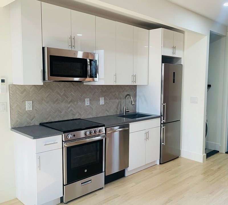 1st image of 556 Evergreen Ave #2F
