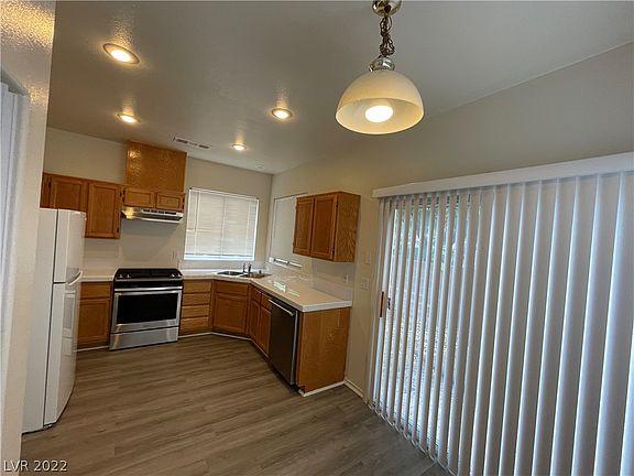 5th image of 6664 Golden Pond Cir