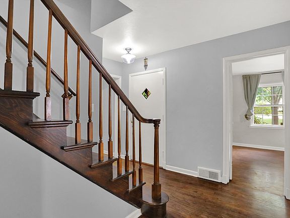4th image of 6044 Gladden Dr