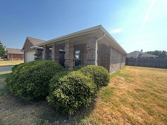 2nd image of 3042 Stoney Hollow Ln