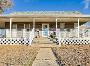 112 E 2nd St, Dearborn, MO 64439