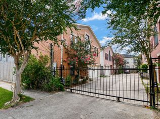 5717 Larkin St, Houston, TX 77007