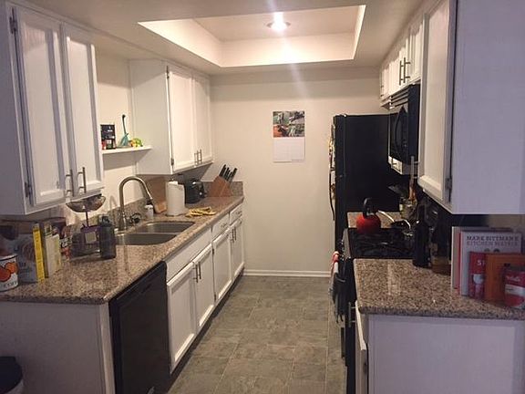 3rd image of 920 N Alfred St APT 102