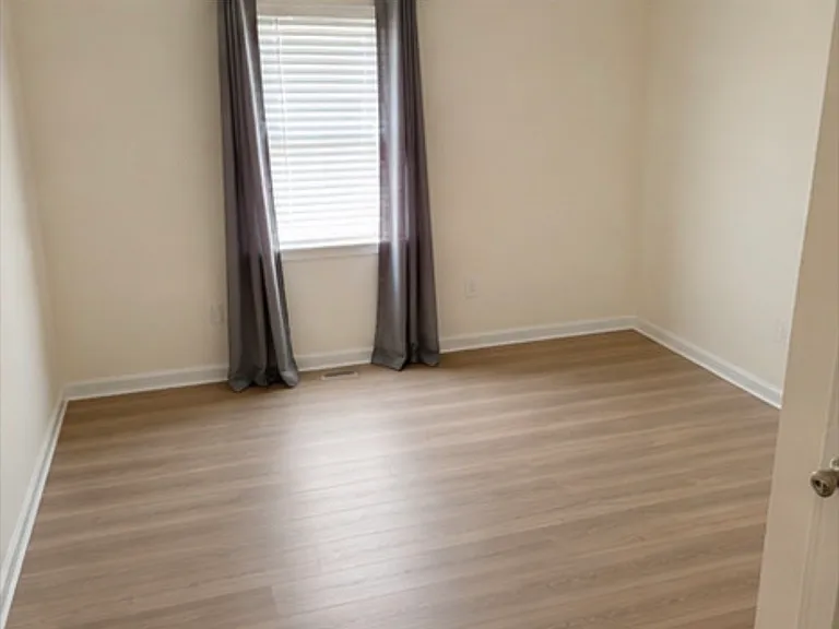 418 Valley View Dr — Photo 7