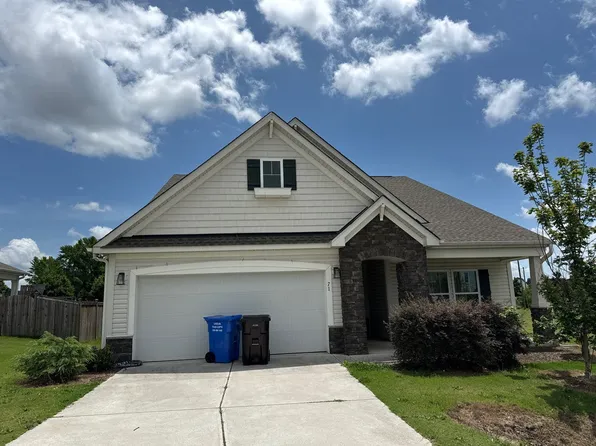71 Nolan Ct, Lillington, NC 27546