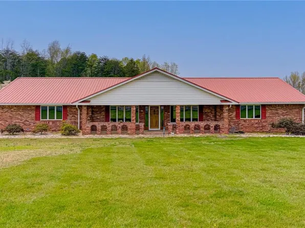 1604 Teague Ln, Kernersville, NC 27284