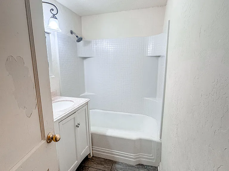 4708 N College Ave — Photo 10