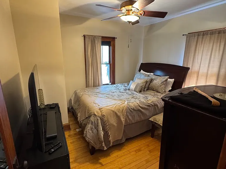 720 Cedar Lake Rd S — Photo 13