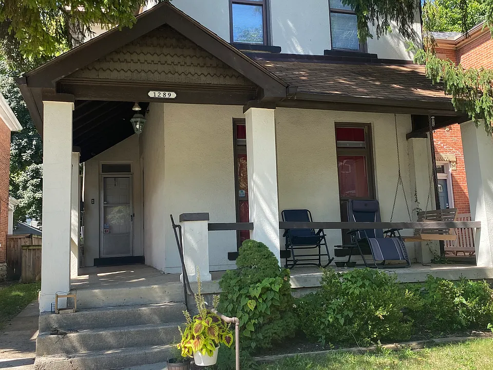 1289 Dennison Ave