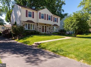39 Old State Rd, Springfield, PA 19064