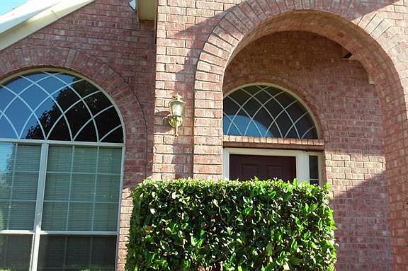 3rd image of 4713 Maple Hill Dr