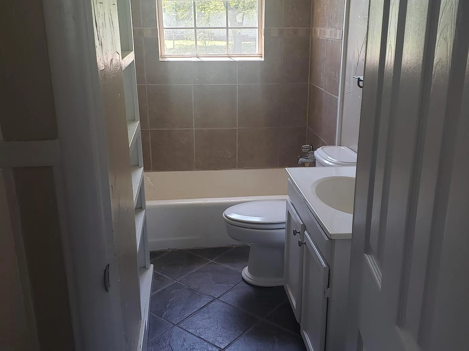 2 bed, 900 sqft, $1,195 — Photo 2
